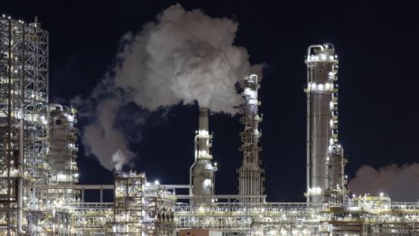 Рафинериите в САЩ рестартират производството, подкрепени от големия крек спред