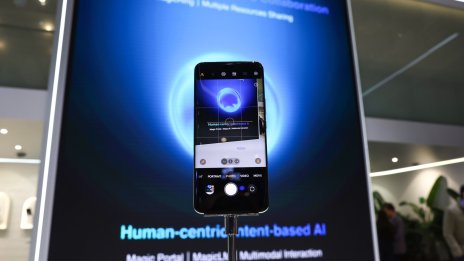 Honor ще интегрира AI функции на Google в предстоящите си смартфони