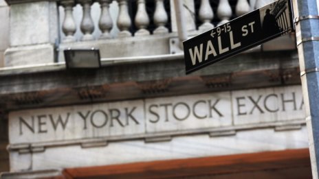 Разочароващи отчети доведоха до разпродажби на Wall Street*