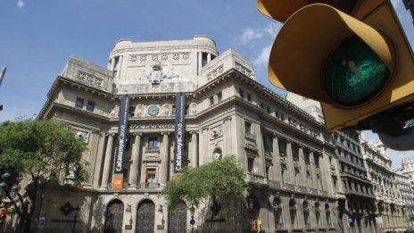 Барселона забранява достъпа до града на по-стари коли