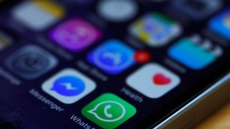  Apple сключва договор с британски производител на чипове