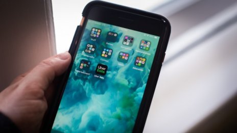 Бумът на мобилния трафик от 2020 г. се пренася и в 2021 г.