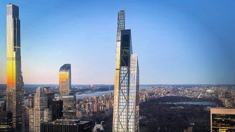 Продават мезонет в най-тънкия небостъргач в света за 110 млн. долара