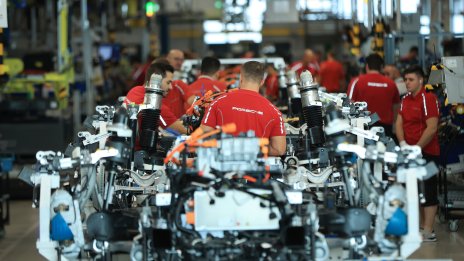 Бизнесът напуска Европа, но не заради високата цена на въглерода