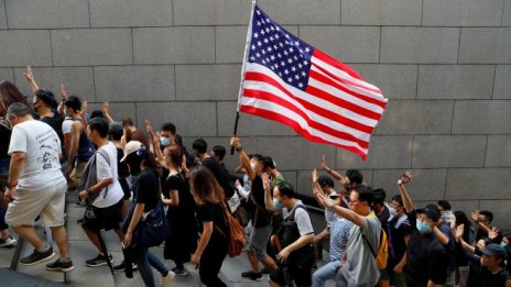 Хиляди протестиращи в Хонконг призоваха Доналд Тръмп за помощ