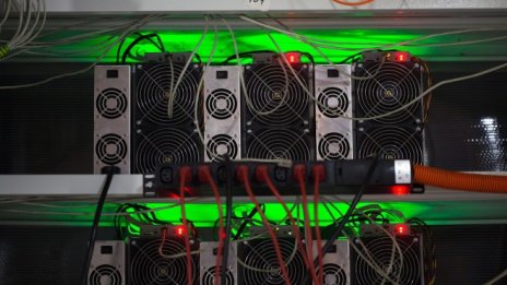 Биткойнът премина и прага от 35 хил. долара