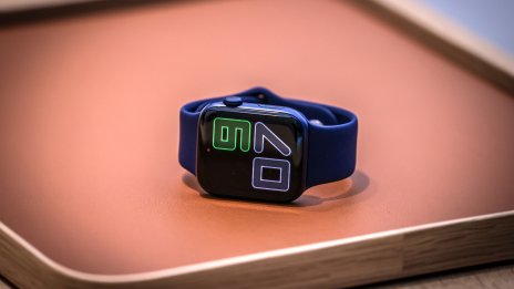 Доставчици на Apple водят преговори за произвеждане на нейни устройства във Виетнам