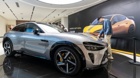 Xiaomi повиши перспективите за доставки на електромобили за тази година