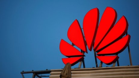 Отлагането на решението на Лондон за Huawei вреди на международните отношения