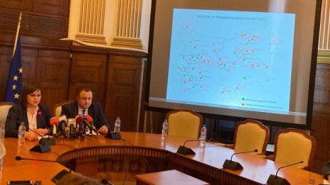 Корнелия Нинова: Ограничаваме посредниците и падат цените на дървата за огрев