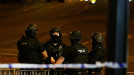 Тереза Мей свиква извънредната комисия "Кобра" заради атентата в Манчестър