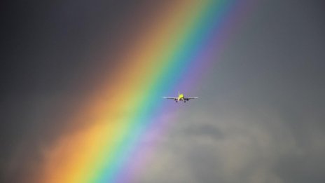 Големите авиокомпании очакват да свият загубите през 2022 г.