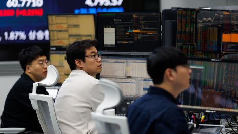 Южнокорейските индекси се сринаха с по 8% заради масовото изтегляне на AI инвестиции