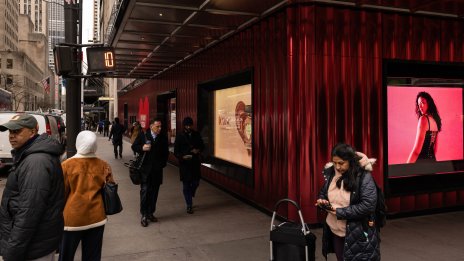 Victoria's Secret наема изпълнителния директор на модната марка на Риана 