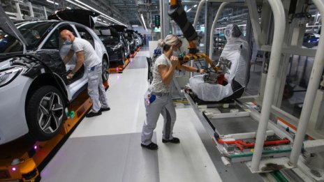 Ръстът на промишленото производство в еврозоната надмина очакванията през април