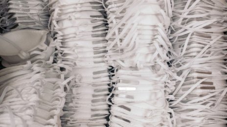 Отслабналото търсене на маски накара Honeywell да затвори два завода