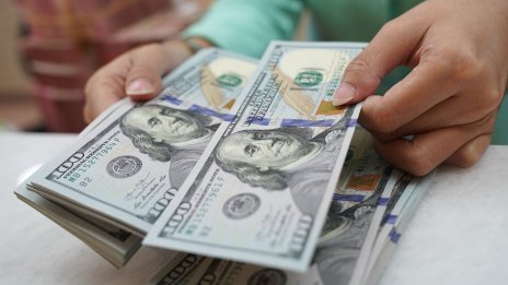 Регулаторът на Г-20 предупреждава за рисковете от стейбълкойните и частните финанси