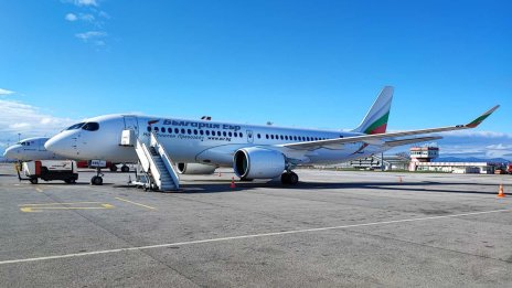 На 8 март пристигна четвъртият нов самолет Airbus А220 LZ-AMS на &bdquo;България Еър&ldquo;
