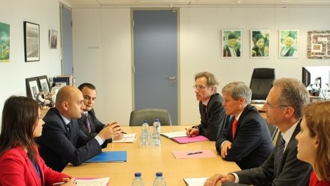 Агроминистърът е поискал от еврокомисаря по земеделие бързо одобрение на ПРСР