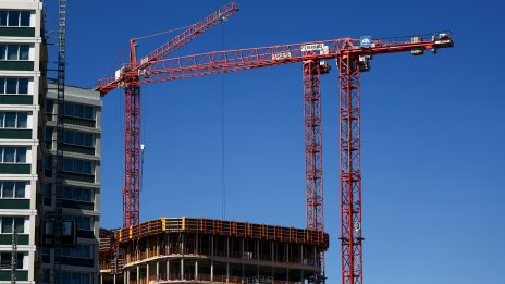 Възможностите в строителния сектор остават в сянка за младите