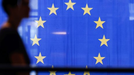 Тревожно малък дял европейци са поддръжници на демокрацията, сочи проучване