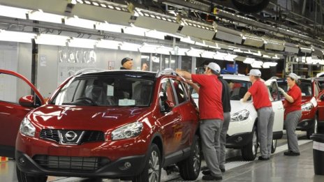 Съдбата на завода в Съндърланд предизвиква колосален скандал на Острова