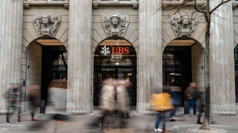 UBS е съвсем близо до придобиване на Credit Suisse