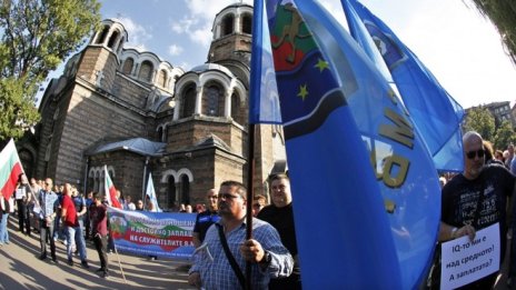 Допълнителните възнаграждения за униформените полицаи ще бъдат увеличени