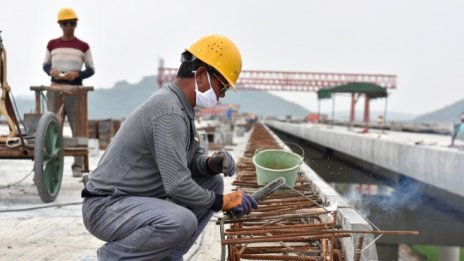 S&P понижи дългосрочния кредитен рейтинг на Китай заради нарастващи рискове