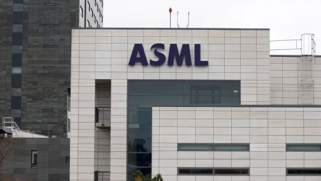Въпреки добрия отчет акциите на ASML потънаха на борсата