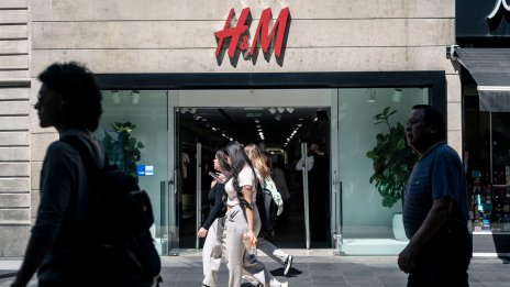 Продажбите на H&M за първото тримесечие се оказаха по-слаби от очакваното