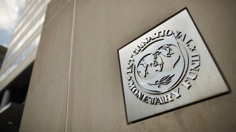 МВФ леко повиши прогнозите си за световната икономика за тази година