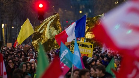 Френският премиер предложи отстъпки в борбата за пенсионната реформа