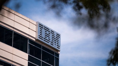 AI сделките продължават: IBM ще ползва моделите на Anthropic