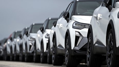 Печалбата на Mitsubishi се стопи с над 80% заради американските мита