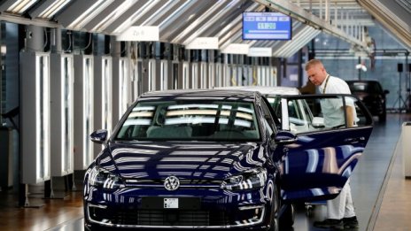 Volkswagen се разбра със синдикатите за увеличението на заплатите