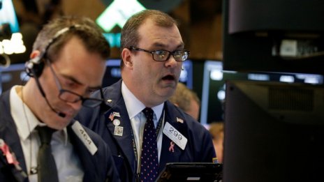 Wall Street затвори със спадове след изнервена търговия