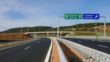 Антикорупционната комисия ще проверява пътни договори, преди да плаща по тях