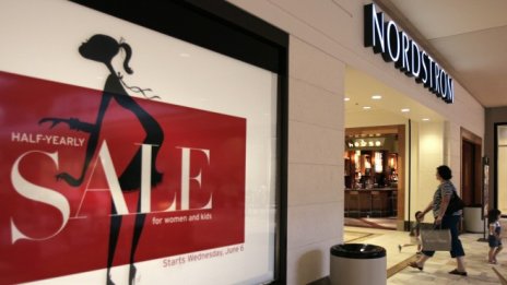 Печалбата на Nordstrom надвиши очакванията на анализаторите преди празниците