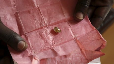 Социалните мрежи - удобен канал за продажбата на кървави диаманти