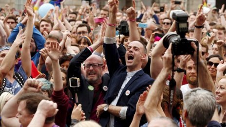  Може ли узаконяването на еднополовите бракове да обедини Ирландия?