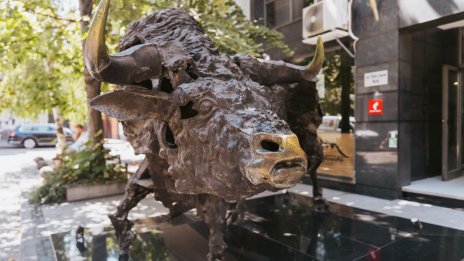 SOFIX е в подножието на 1380 пункта