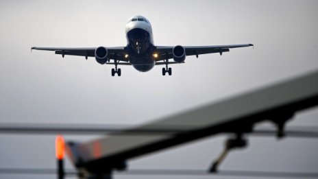 Високите разходи свиха прогнозите на авиоиндустрията за печалба тази година