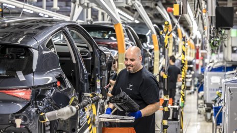 Фабричната активност в еврозоната показва признаци на възстановяване през март