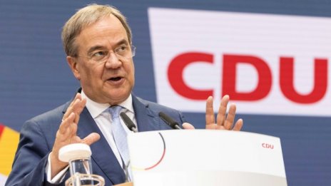 Армин Лашет се оттегля от премиерския пост в Северен Рейн-Вестфалия