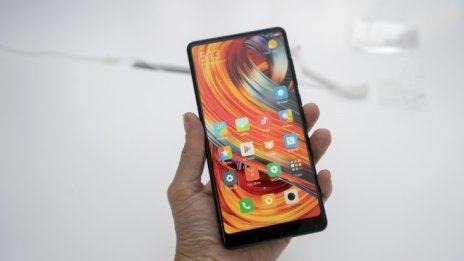 Xiaomi представи своя Mi MIX 2