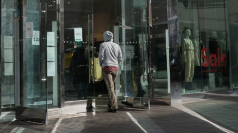 Липсата на стимули сви разходите на американските домакинства през февруари