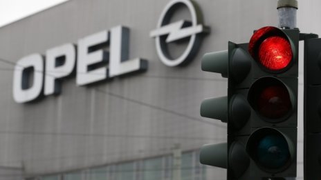 Служители на Opel минават на намален работен ден заради Brexit