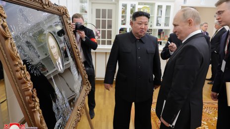 Какви са посланията от посещенията на Путин в Северна Корея и Виетнам