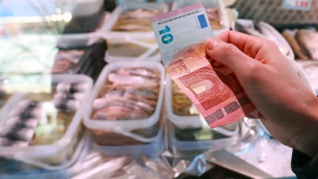 Еврото е напът да запише най-дългата печеливша серия спрямо долара от две десетилетия